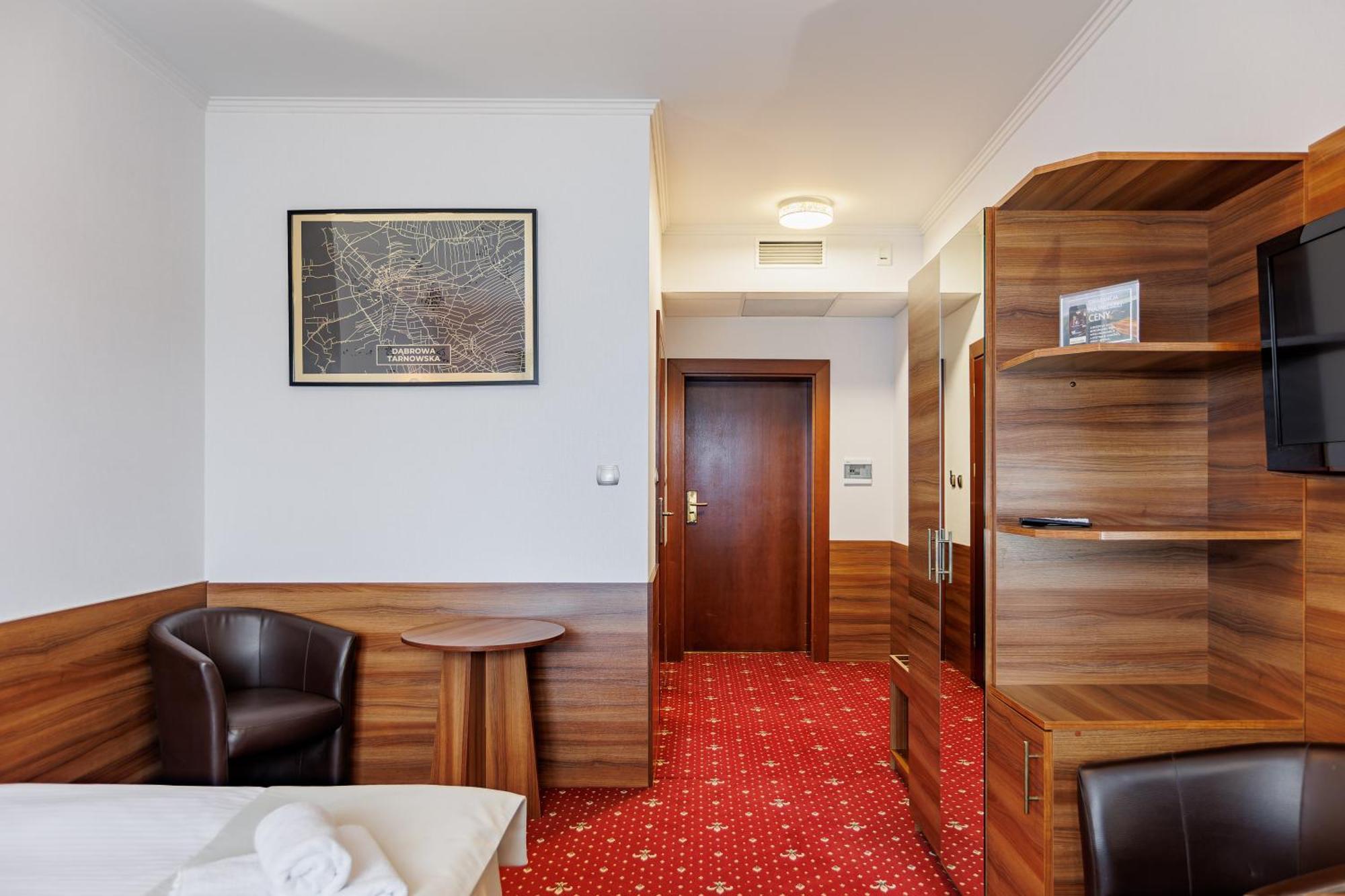 Hotel Cristal Park Dąbrowa Tarnowska Exterior photo