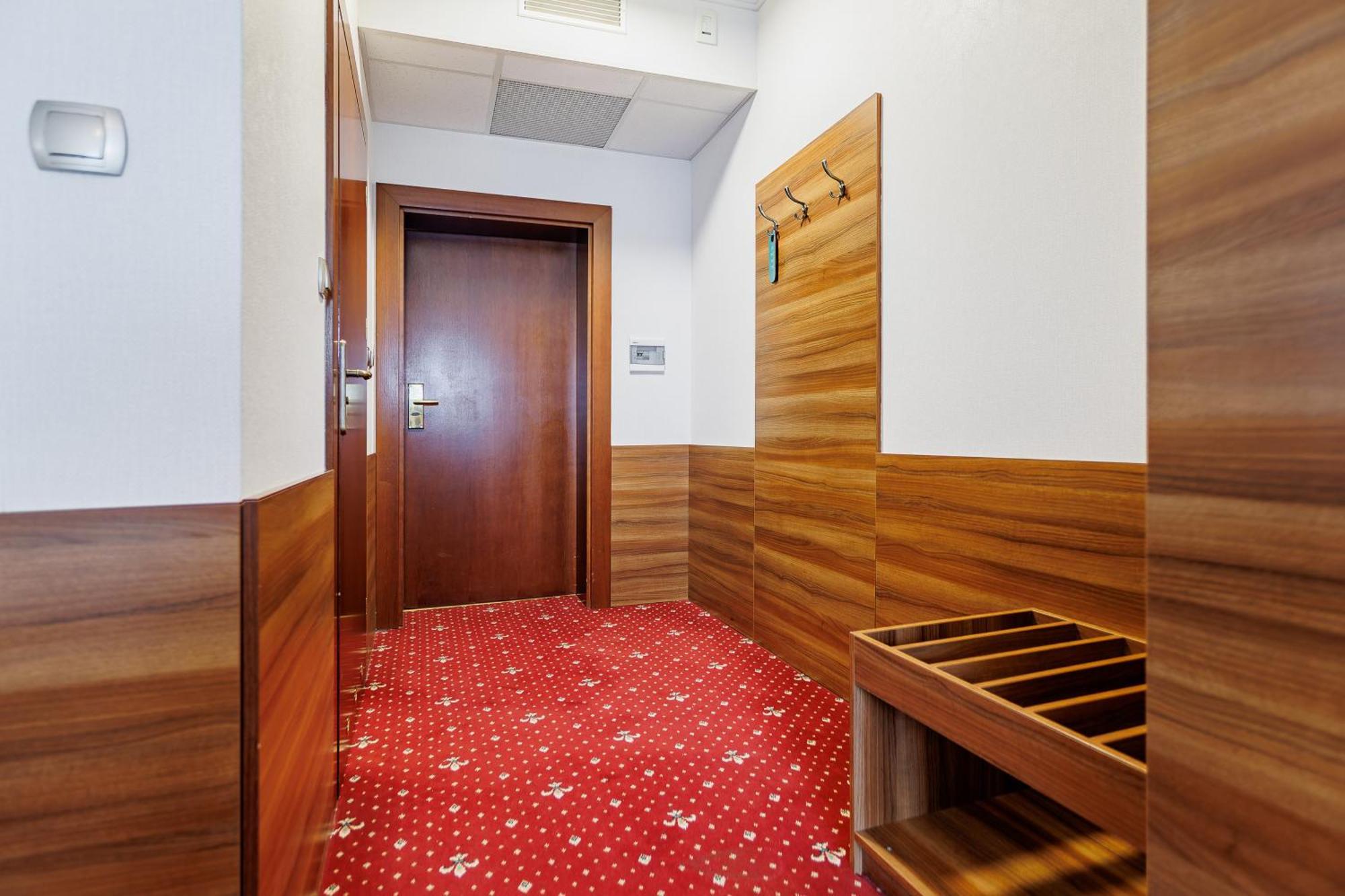 Hotel Cristal Park Dąbrowa Tarnowska Exterior photo